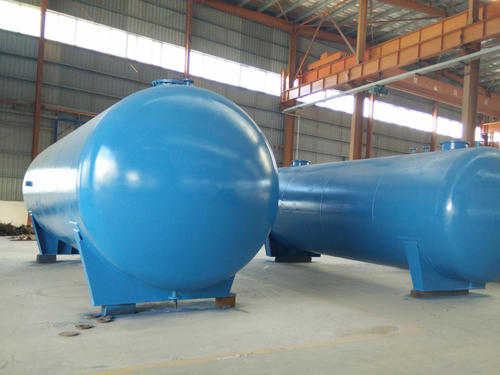 化工儲罐有三大分類: 化工儲罐有三大分類: