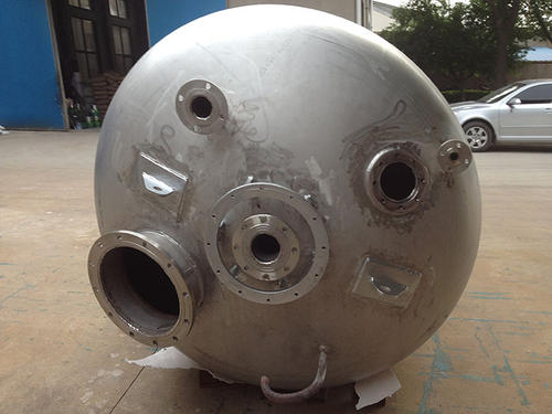 鋼襯塑反應(yīng)釜瓷層的維護方法: 鋼襯塑反應(yīng)釜瓷層的維護方法: